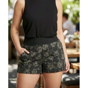 New Athleta Trekkie North Olive Floral Print Shorts Size 26 Plus‎ 4" Inseam NWT